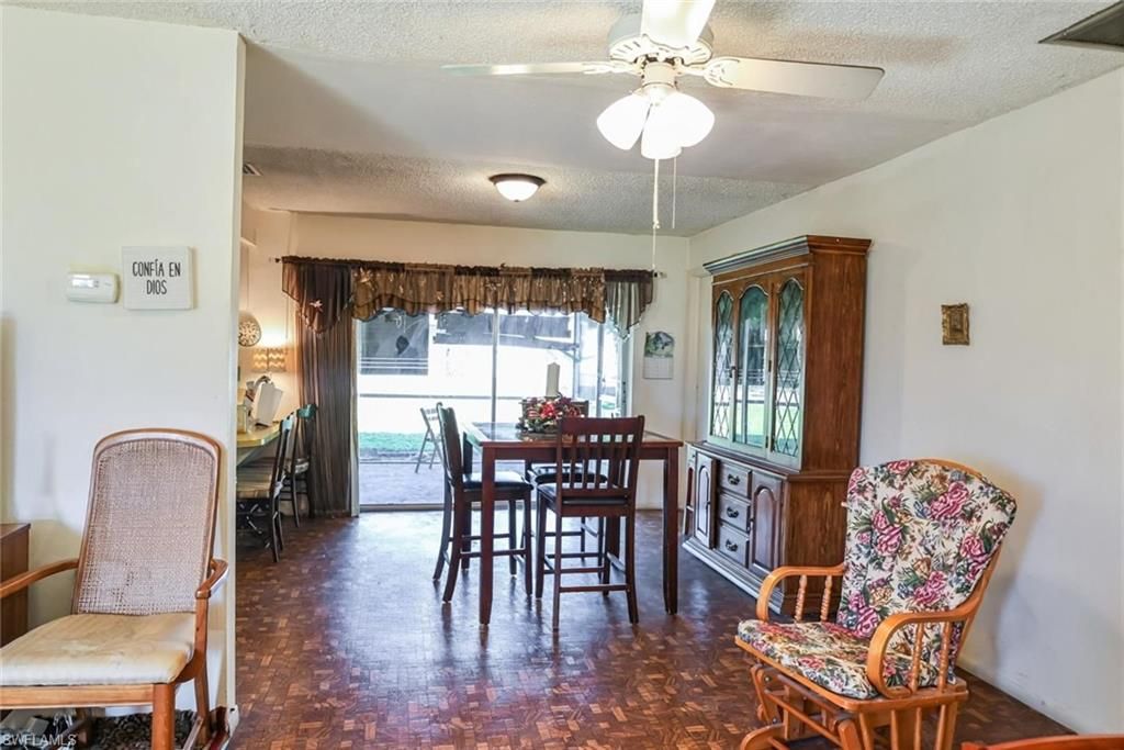 Image 4 of property listing at 1433 SE 14th TER, Cape Coral, FL 33990