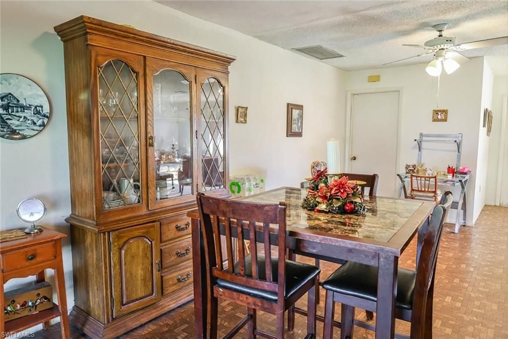 Image 5 of property listing at 1433 SE 14th TER, Cape Coral, FL 33990