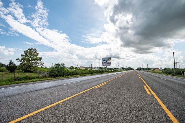00 Hwy 6, Hitchcock, TX 77510