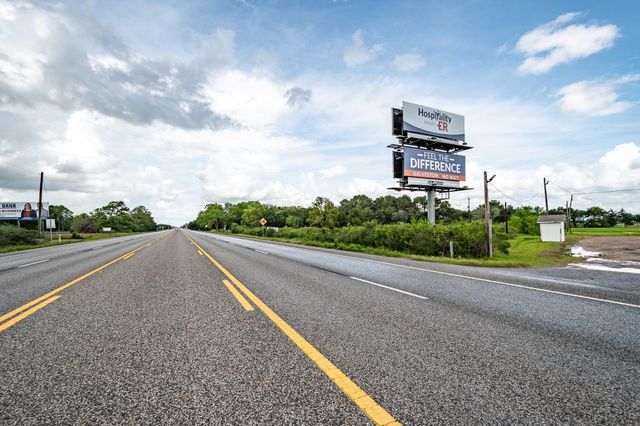 00 Hwy 6, Hitchcock, TX 77510
