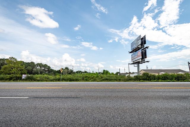 00 Hwy 6, Hitchcock, TX 77510