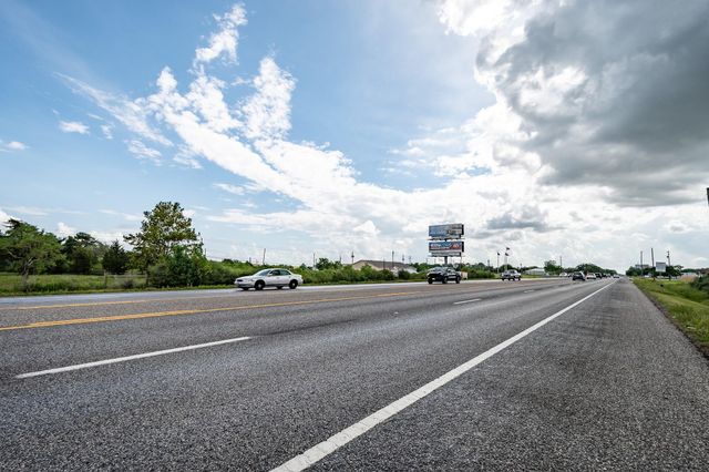 00 Hwy 6, Hitchcock, TX 77510