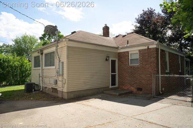 16732 Garfield, Redford Charter Township, MI 48240