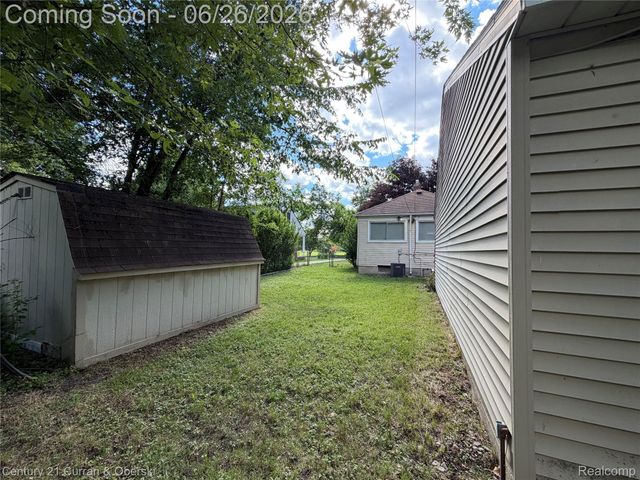 16732 Garfield, Redford Charter Township, MI 48240