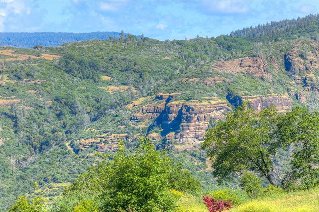 6092 Cliff Drive, Paradise, CA 95969