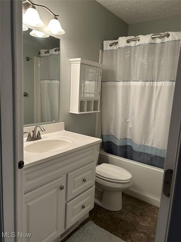 19617 Cross Trail N, Strongsville, OH 44136