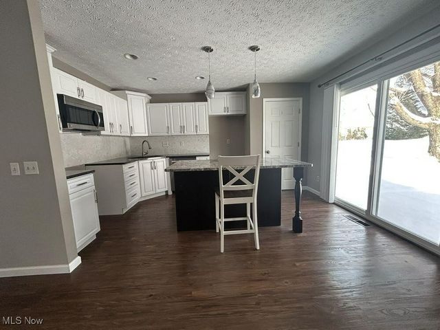 19617 Cross Trail N, Strongsville, OH 44136