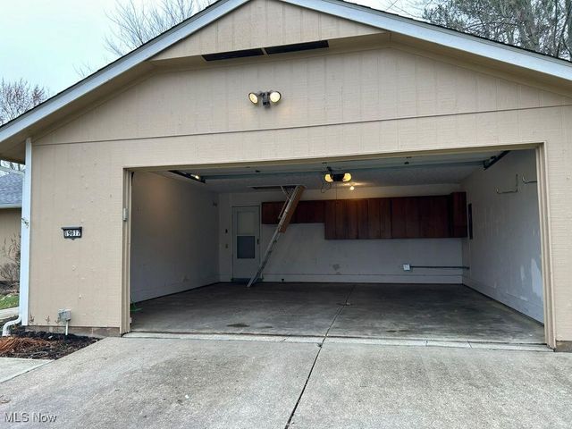 19617 Cross Trail N, Strongsville, OH 44136