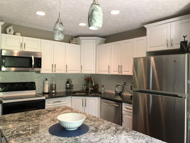 19617 Cross Trail N, Strongsville, OH 44136