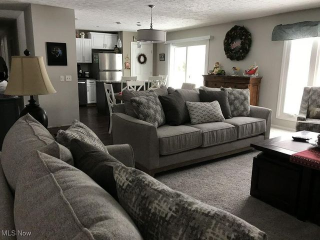 19617 Cross Trail N, Strongsville, OH 44136