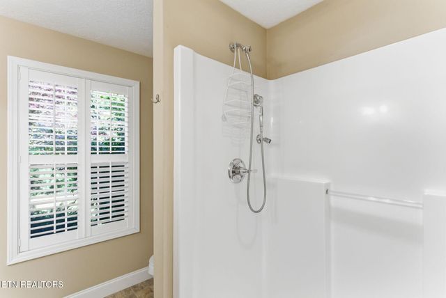 128 Ann Cove Lane, Powell, TN 37849