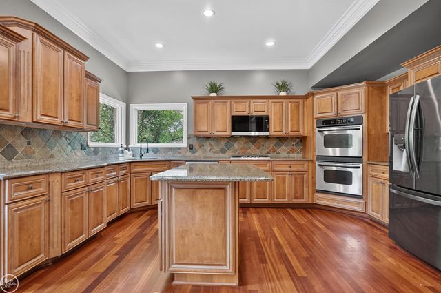 53987 Trent River Drive, Shelby Twp, MI 48315
