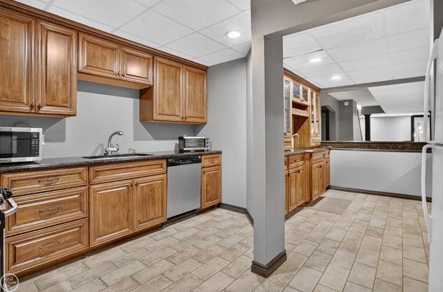 53987 Trent River Drive, Shelby Twp, MI 48315