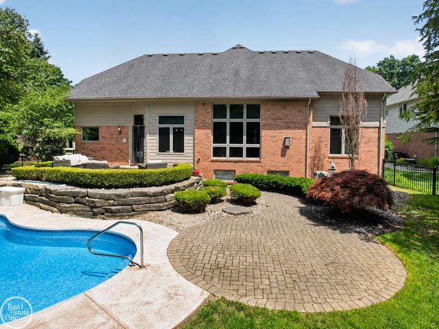 53987 Trent River Drive, Shelby Twp, MI 48315
