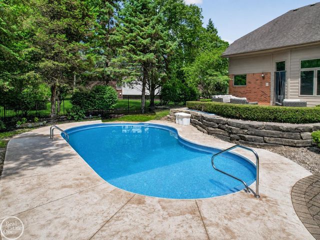 53987 Trent River Drive, Shelby Twp, MI 48315