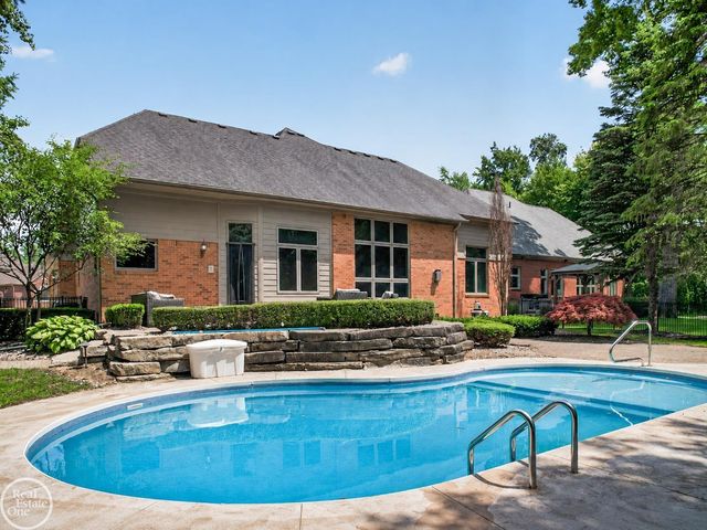 53987 Trent River Drive, Shelby Twp, MI 48315