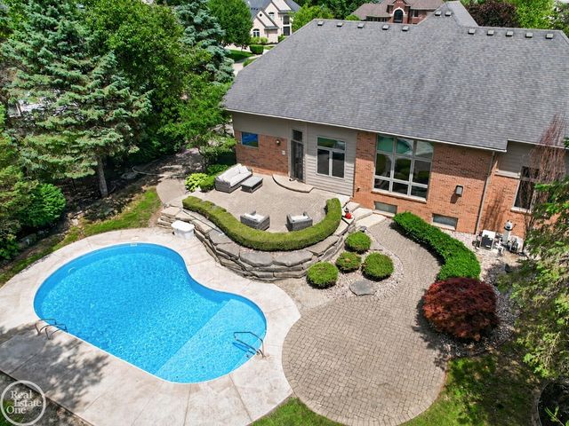 53987 Trent River Drive, Shelby Twp, MI 48315