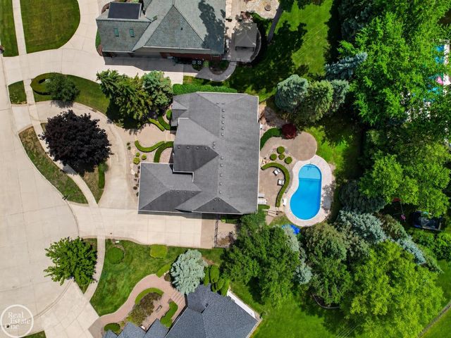 53987 Trent River Drive, Shelby Twp, MI 48315