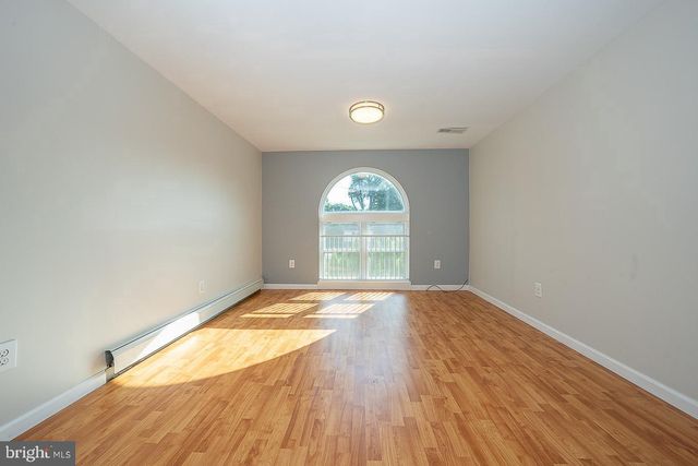 6950 FOWLER ST, Philadelphia, PA 19128