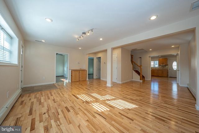 6950 FOWLER ST, Philadelphia, PA 19128