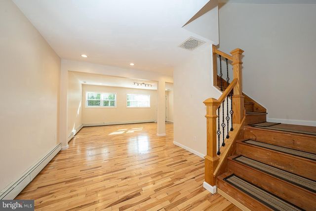 6950 FOWLER ST, Philadelphia, PA 19128