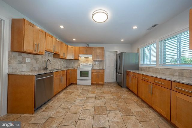 6950 FOWLER ST, Philadelphia, PA 19128