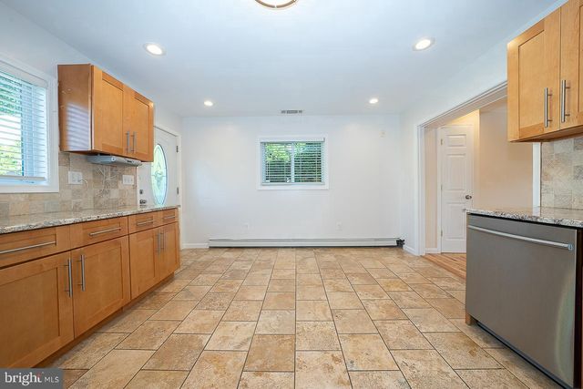 6950 FOWLER ST, Philadelphia, PA 19128