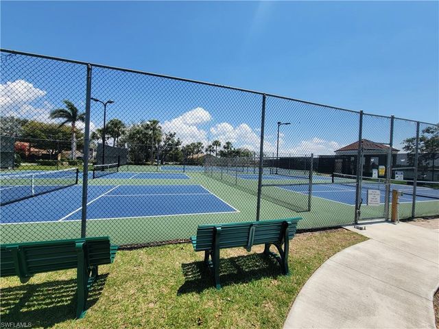 7761 Jewel LN 204, Naples, FL 34109