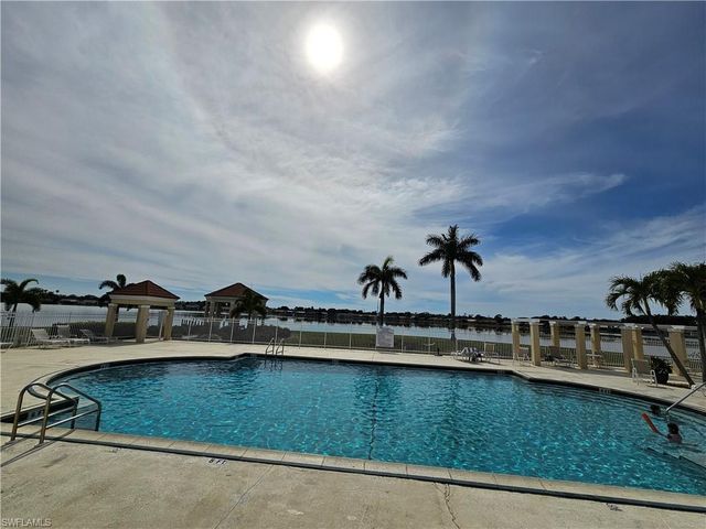 7761 Jewel LN 204, Naples, FL 34109