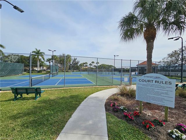 7761 Jewel LN 204, Naples, FL 34109