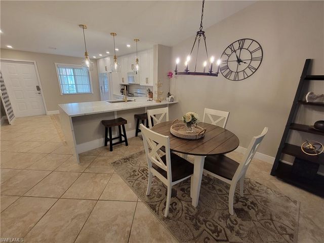 7761 Jewel LN 204, Naples, FL 34109