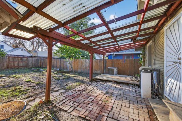 1828 Larkin Way, Sacramento, CA 95818