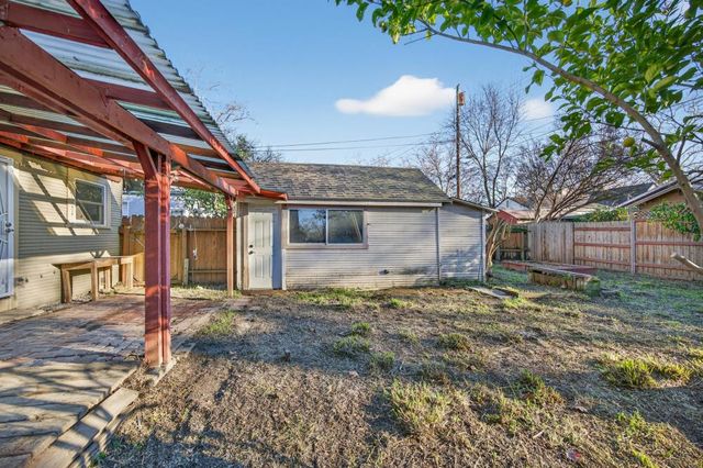 1828 Larkin Way, Sacramento, CA 95818