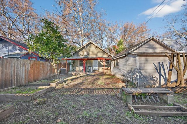1828 Larkin Way, Sacramento, CA 95818