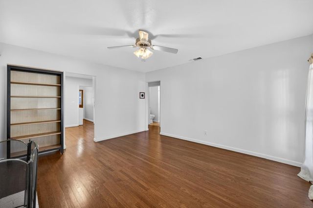 1828 Larkin Way, Sacramento, CA 95818