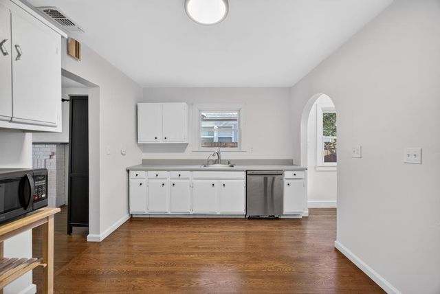 1828 Larkin Way, Sacramento, CA 95818