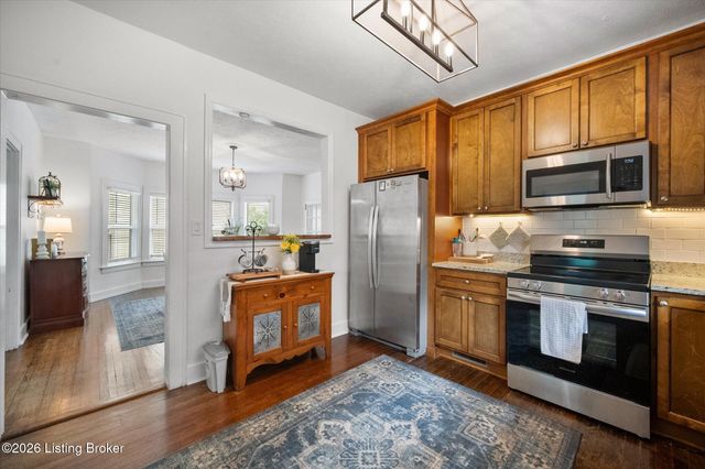 505 Wood Rd, Lyndon, KY 40222