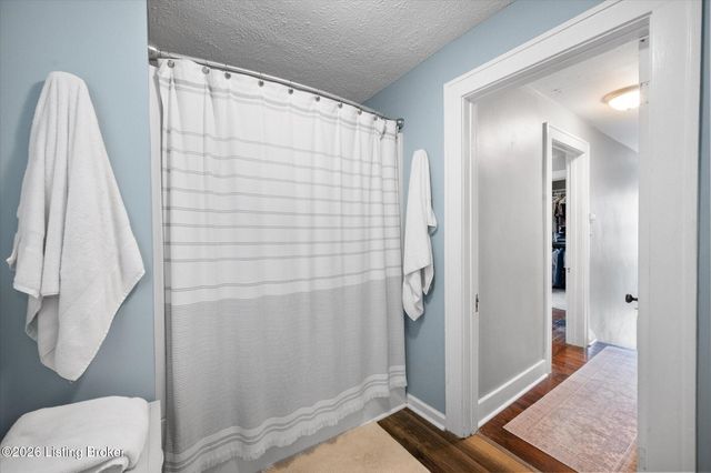505 Wood Rd, Lyndon, KY 40222