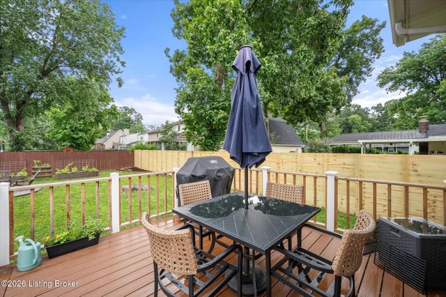 505 Wood Rd, Lyndon, KY 40222