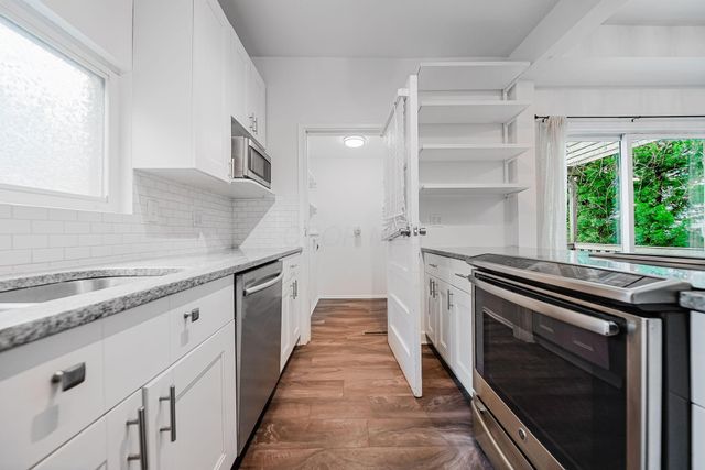 590 W 2nd Avenue, Columbus, OH 43201