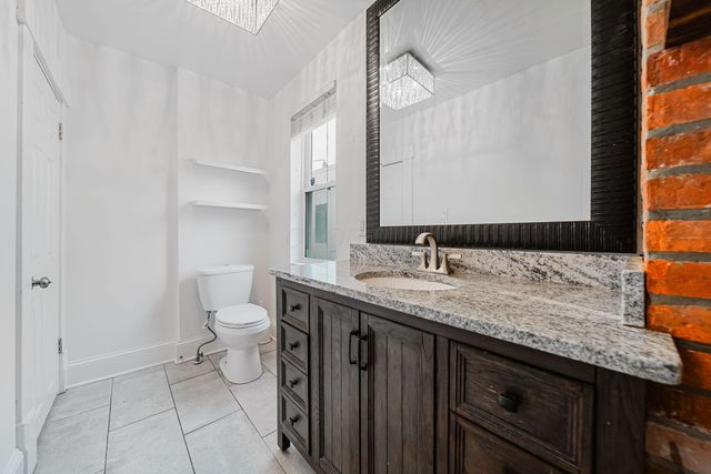 590 W 2nd Avenue, Columbus, OH 43201