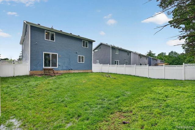 5382 Rural Terrace Court, Waterford, MI 48329