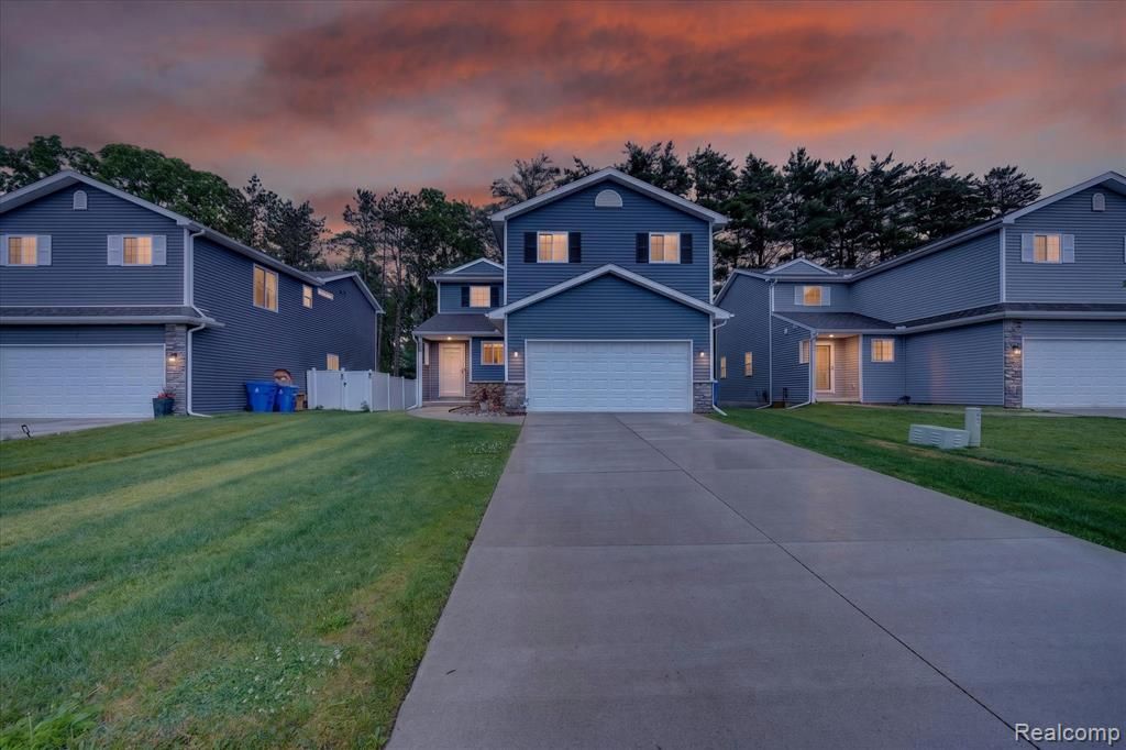 5382 Rural Terrace Court, Waterford, MI 48329