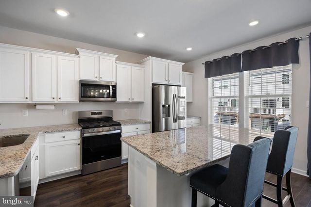 69 SISTER'S FARMSTEAD ROAD, Mount Laurel, NJ 08054