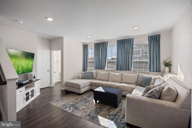 69 SISTER'S FARMSTEAD ROAD, Mount Laurel, NJ 08054