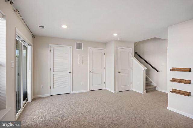 69 SISTER'S FARMSTEAD ROAD, Mount Laurel, NJ 08054