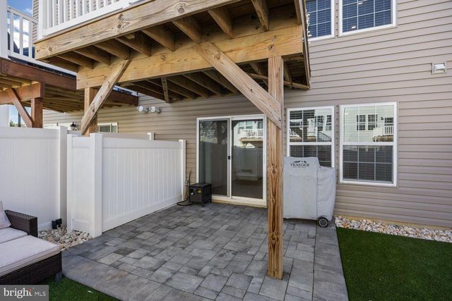 69 SISTER'S FARMSTEAD ROAD, Mount Laurel, NJ 08054