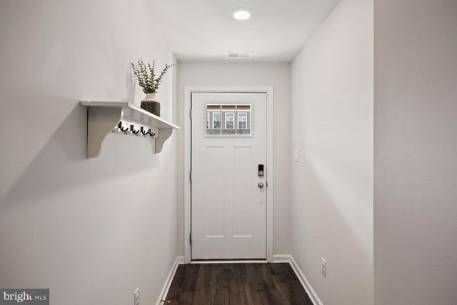 69 SISTER'S FARMSTEAD ROAD, Mount Laurel, NJ 08054