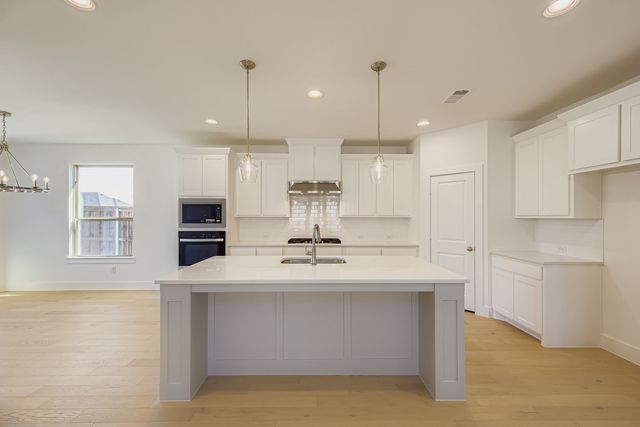 1724 Cornwall Avenue, Fort Worth, TX 76052