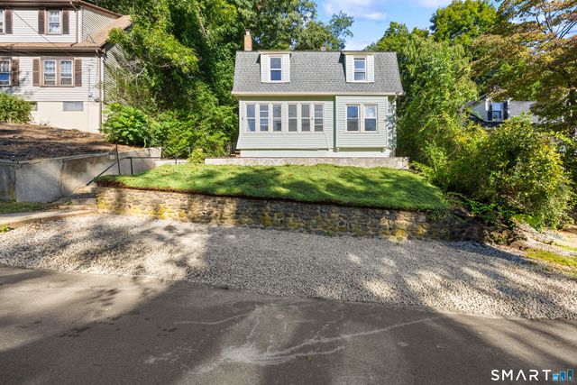 33 Monroe Street, Shelton, CT 06484